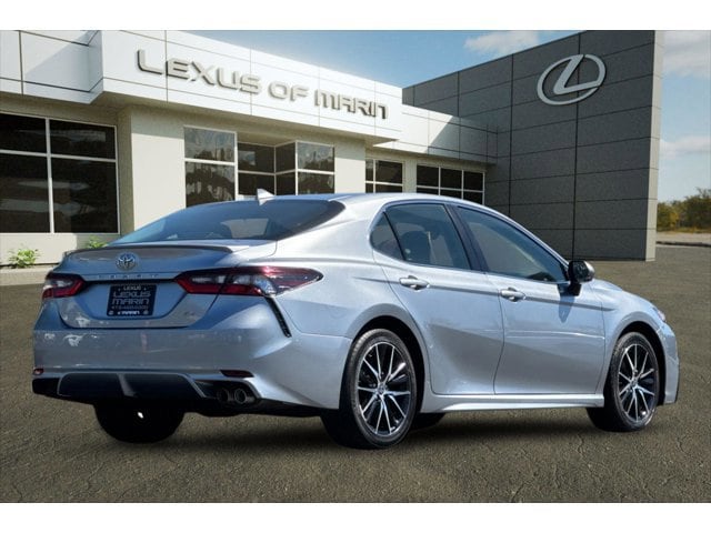 2024 Toyota Camry SE photo 3