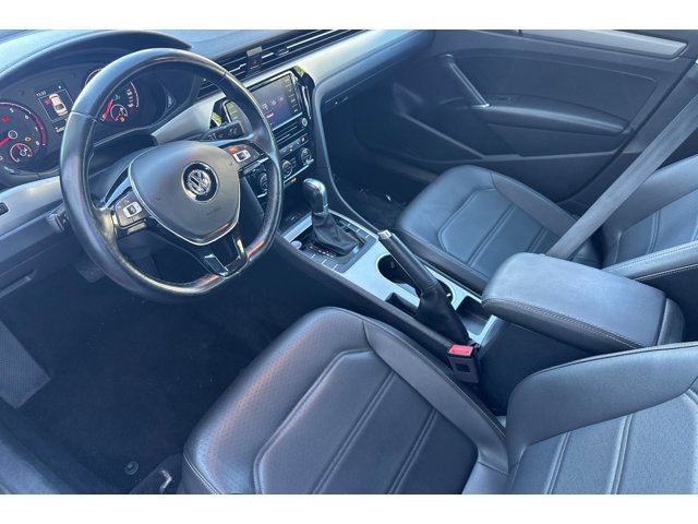 2020 Volkswagen Passat 2.0T SE photo 4