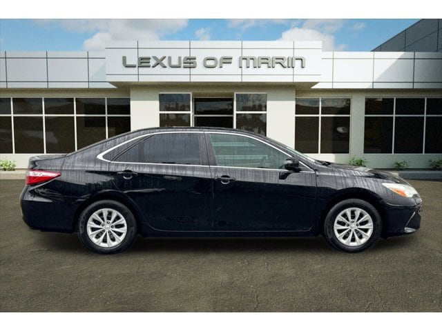 2015 Toyota Camry LE photo 6