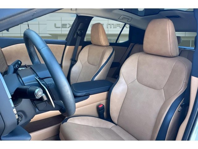 2023 LEXUS RZ 450e Premium w/18" Wheel photo 4