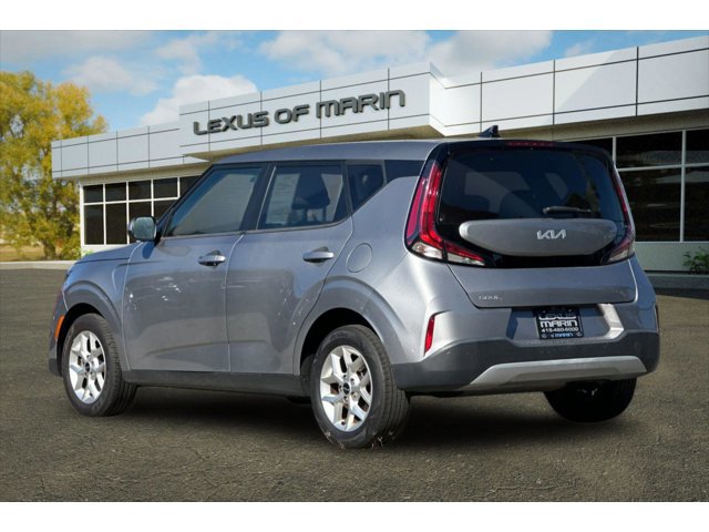 2023 Kia Soul LX photo 3