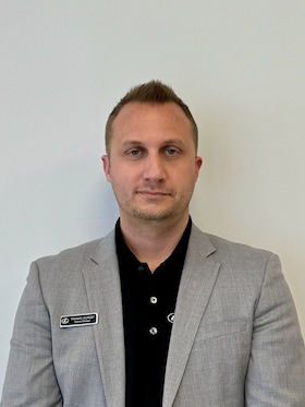 Staff member Thomas Laurent from ID_3a999b922866