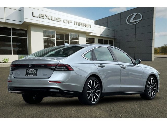 2023 Honda Accord Hybrid Touring w/BSI photo 3