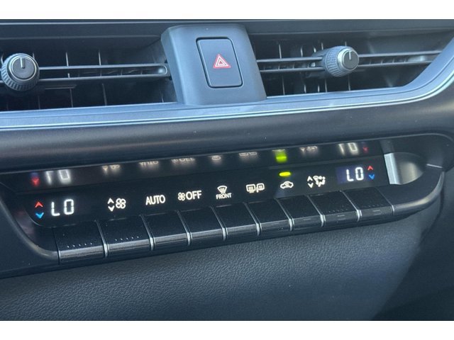 2026 Lexus UX Hybrid 300h - Photo 23