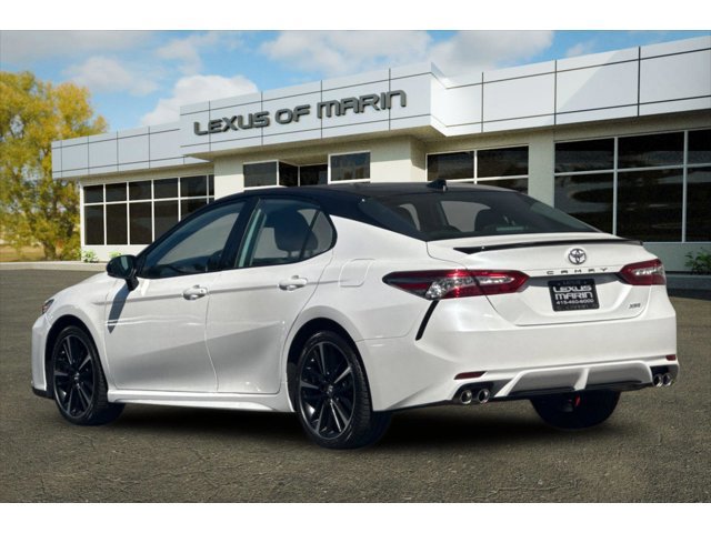2019 Toyota Camry XSE photo 2