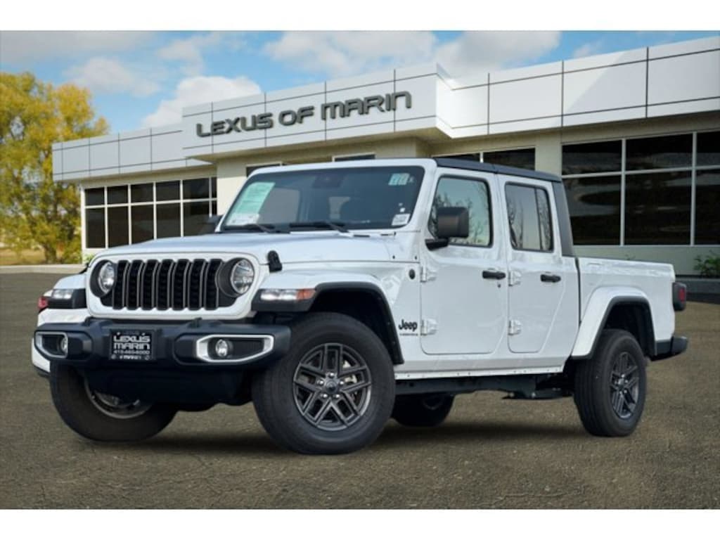 Used 2024 Jeep Gladiator Sport Truck Crew Cab