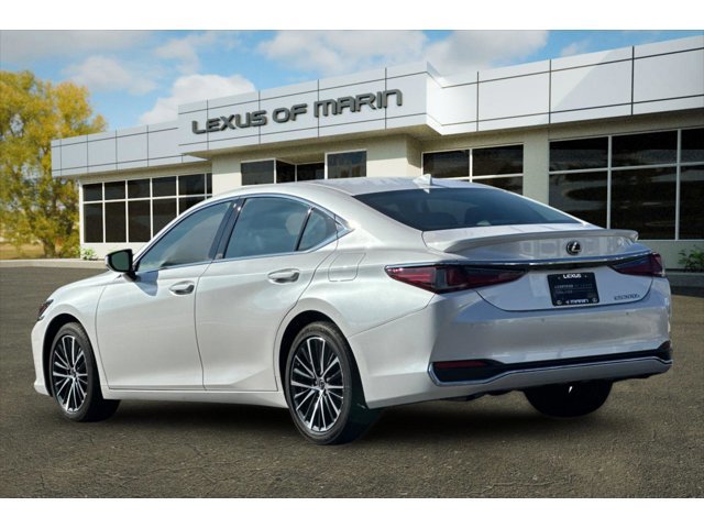 2025 Lexus ES 300h Base photo 2