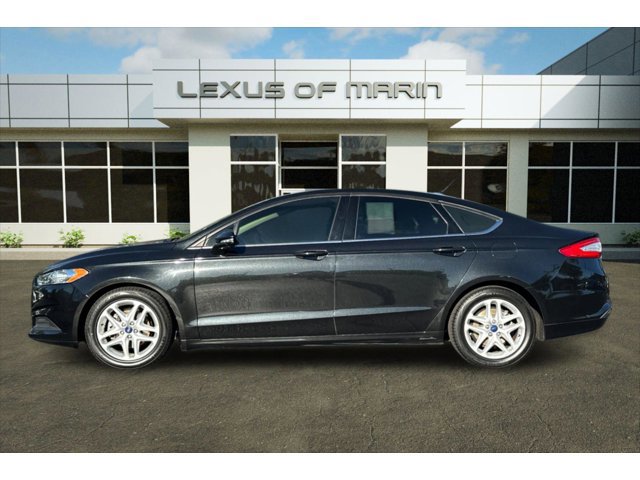 2015 Ford Fusion SE photo 2