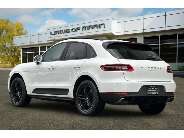 2017 Porsche Macan Base photo 4