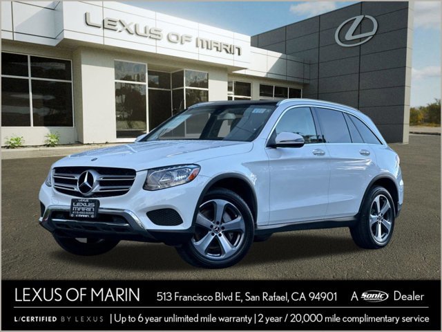 2016 Mercedes Benz GLC 300 4MATIC photo 2