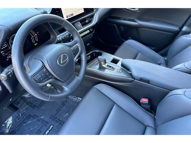 UX 300h SUV
