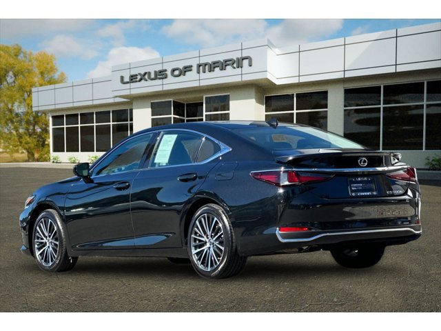 2025 Lexus ES 300h Base photo 3
