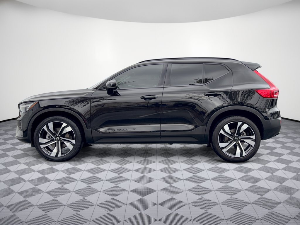 Used 2024 Volvo XC40 B5 Plus Dark SUV