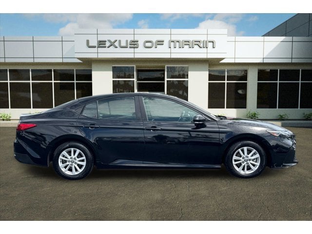 2025 Toyota Camry LE photo 6