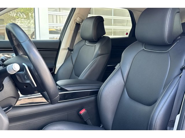 2025 Genesis GV70 2.5T AWD photo 4