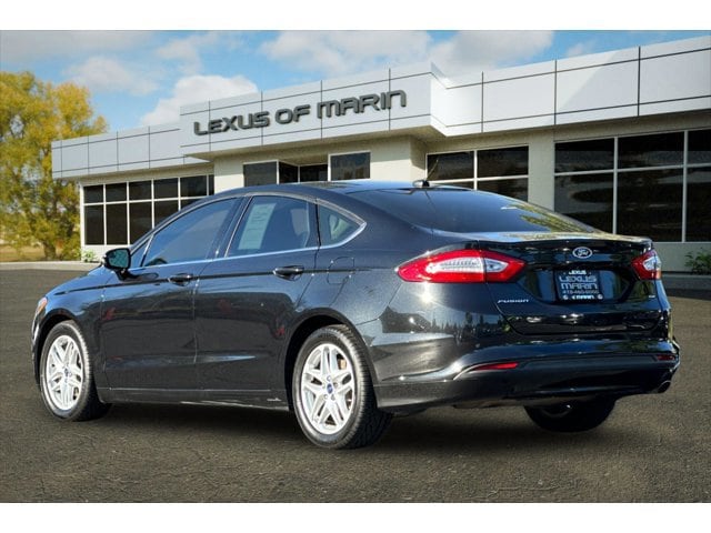 2015 Ford Fusion SE photo 3