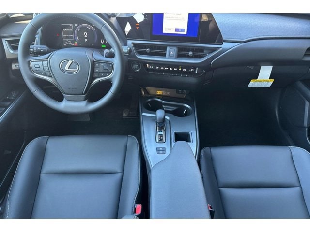 2026 Lexus UX Hybrid 300h - Photo 14