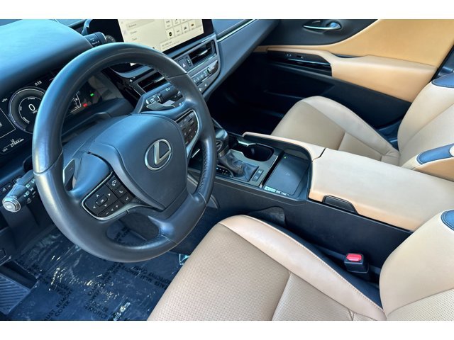 2023 Lexus ES 300h photo 3