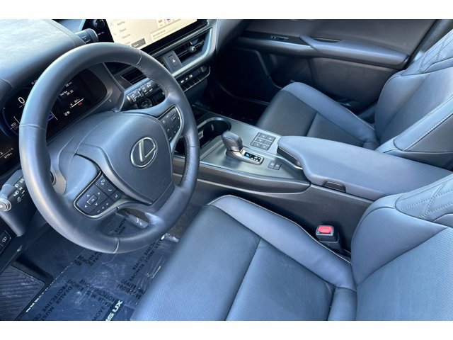UX 300h SUV