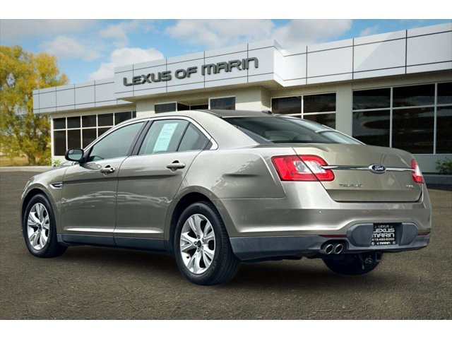 2012 Ford Taurus SEL photo 2