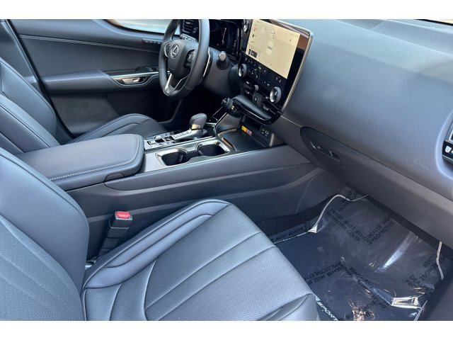 2026 Lexus NX PHEV 450h+ - Photo 30