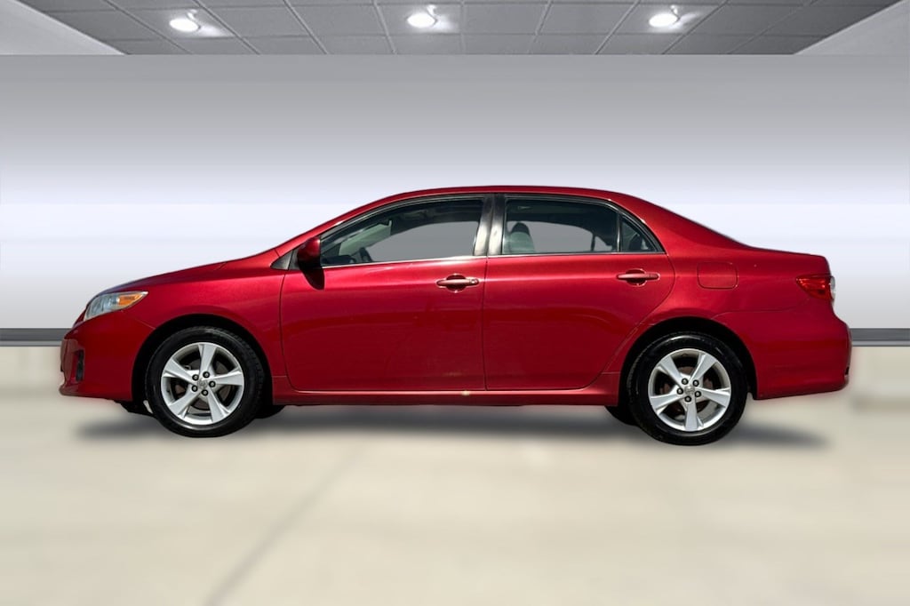Used 2013 Toyota Corolla LE Sedan
