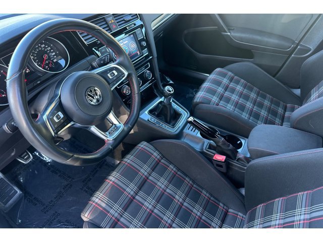 2019 Volkswagen Golf GTI S photo 4