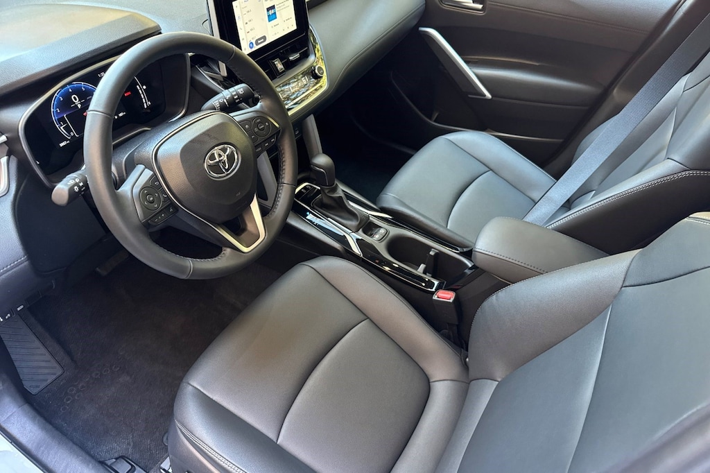 Used 2024 Toyota Corolla Cross XLE SUV