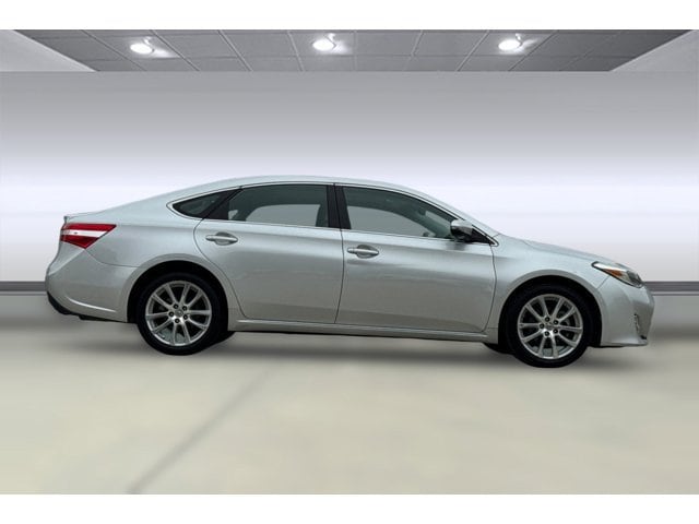 Avalon Limited Sedan
