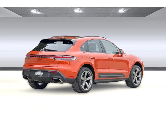 2024 Porsche Macan photo 3