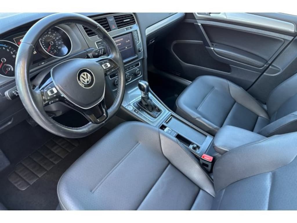 Used 2016 Volkswagen e-Golf SEL Premium Hatchback