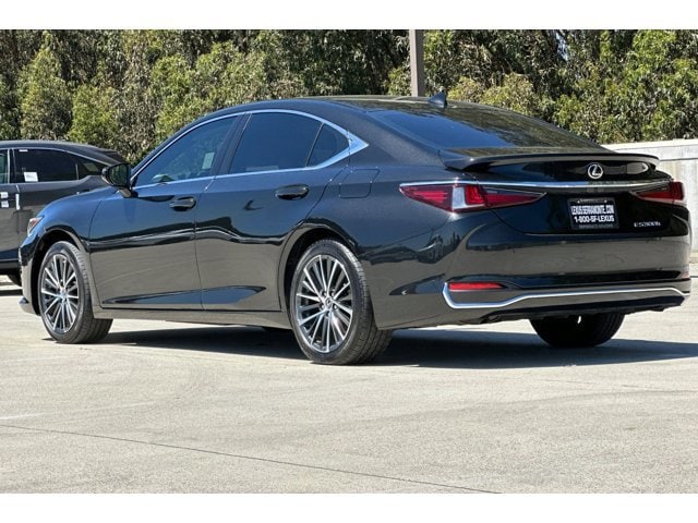 2025 LEXUS ES 300h Base photo 2