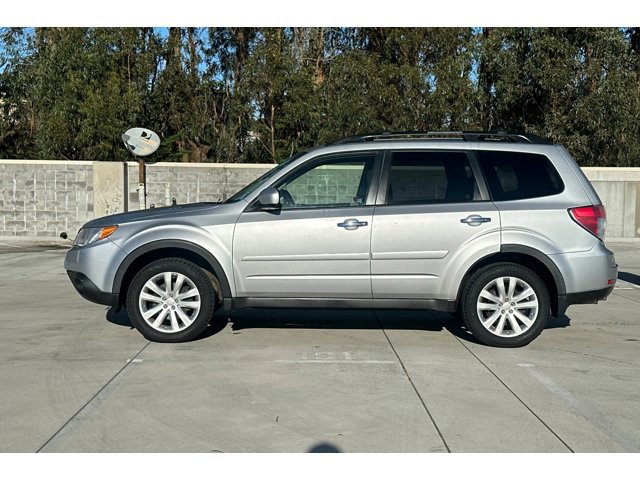 2011 Subaru Forester 2.5X Premium photo 2