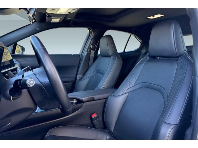 2025 LEXUS UX 300h F SPORT Design photo 4