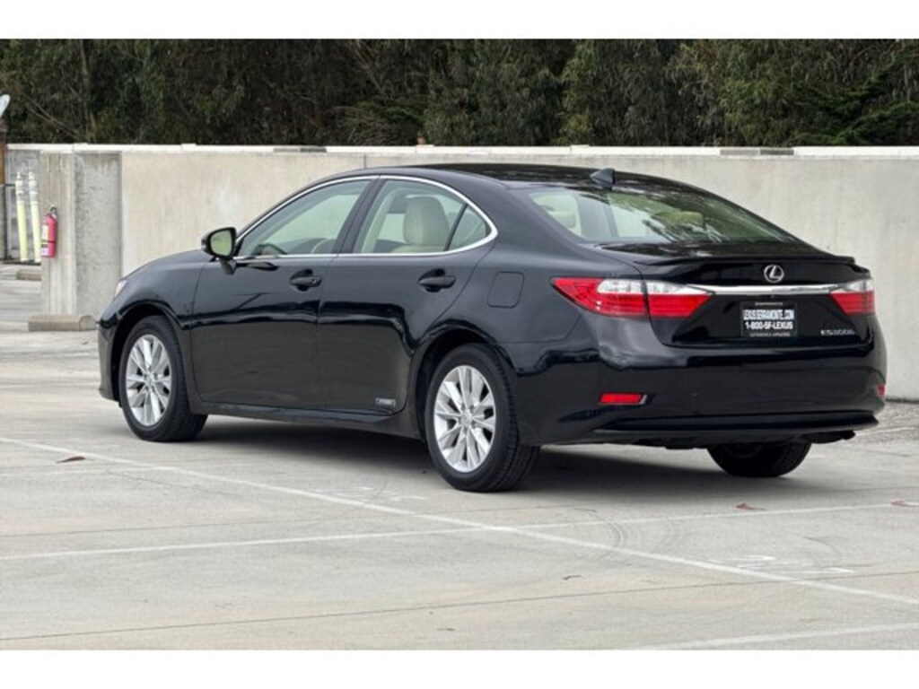 Used 2015 Lexus ES 300h Sedan