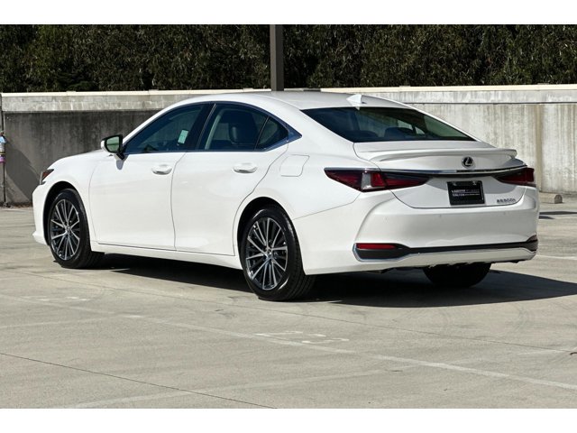 2025 Lexus ES 300h Base photo 2