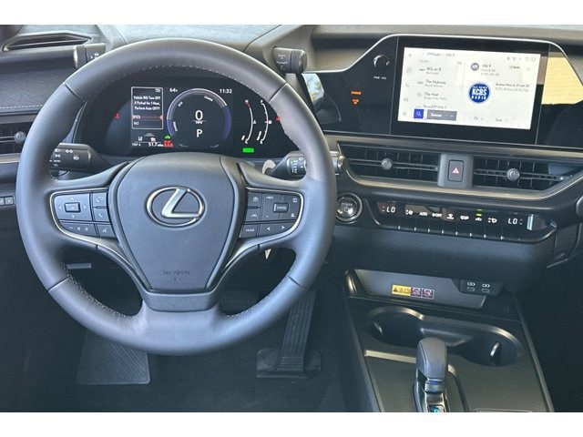 2026 Lexus UX Hybrid 300h - Photo 24