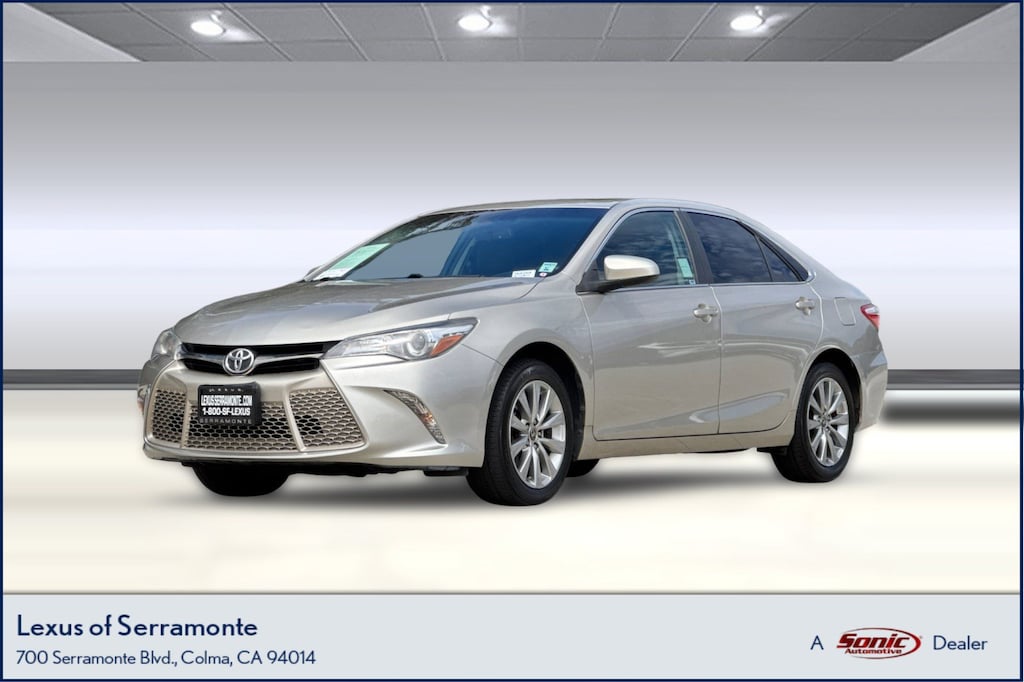 Used 2017 Toyota Camry SE Sedan