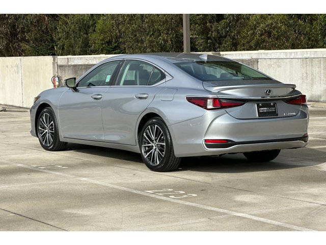 2025 Lexus ES 300h Base photo 3