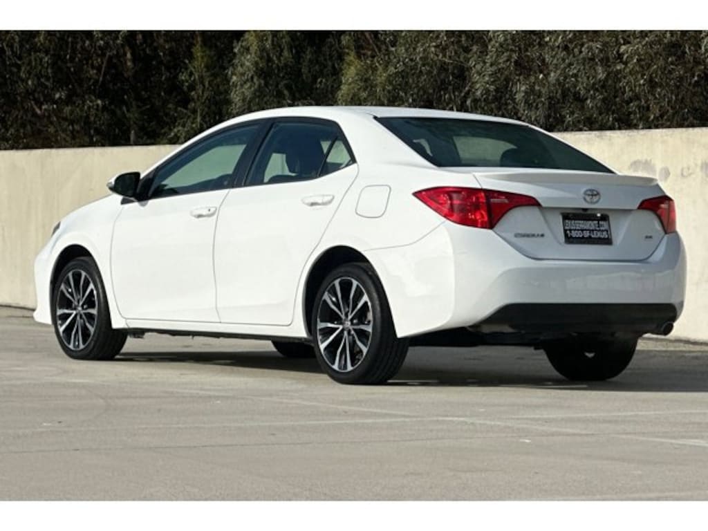 Used 2017 Toyota Corolla SE Sedan