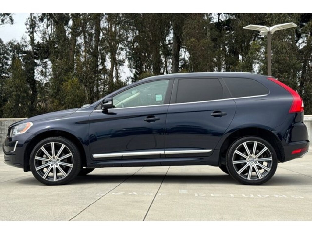 Used 2017 Volvo XC60 T6 AWD Inscription SUV