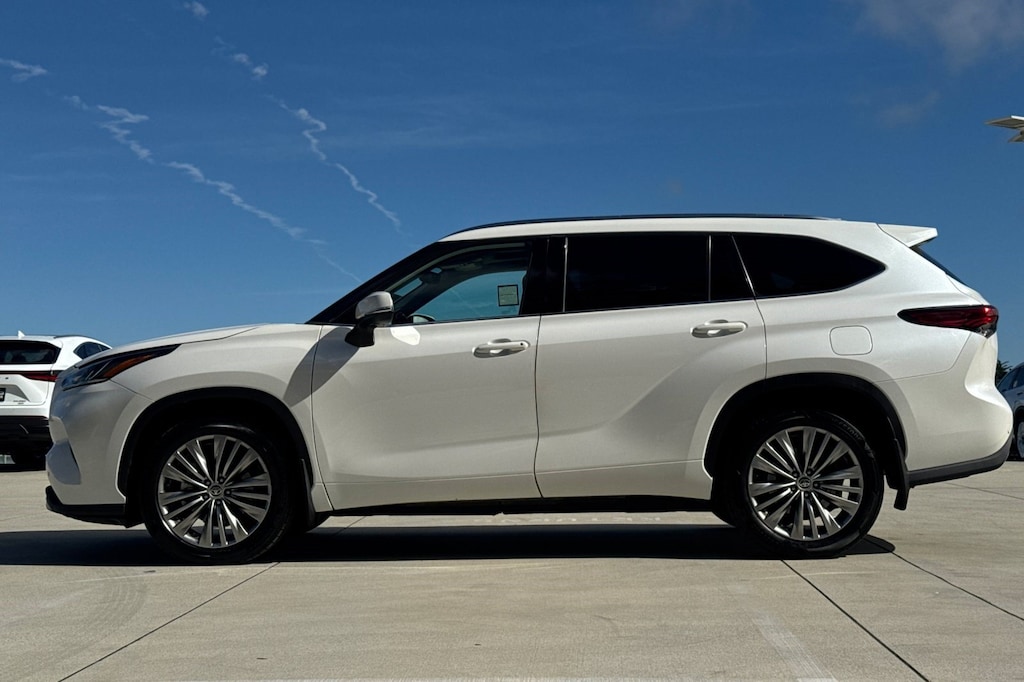 Used 2021 Toyota Highlander Platinum SUV