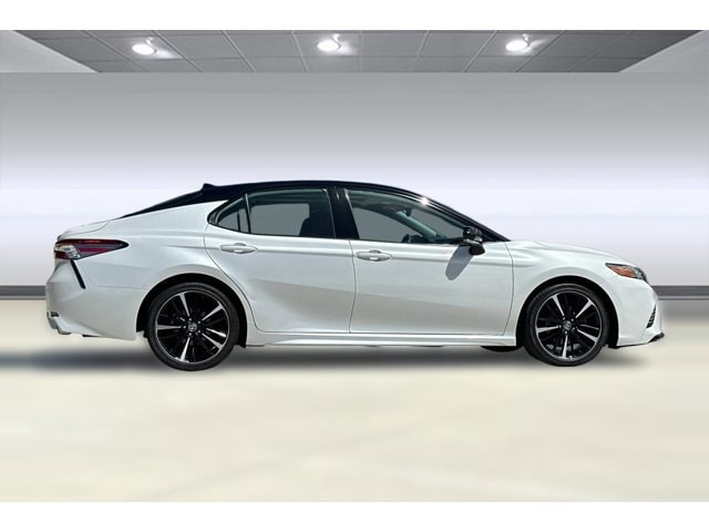 2019 Toyota Camry XSE V6 photo 6