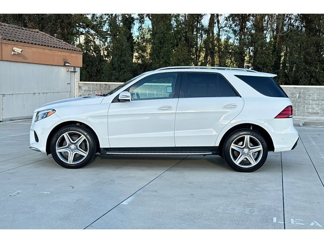 2016 Mercedes Benz GLE 400 4MATIC photo 2