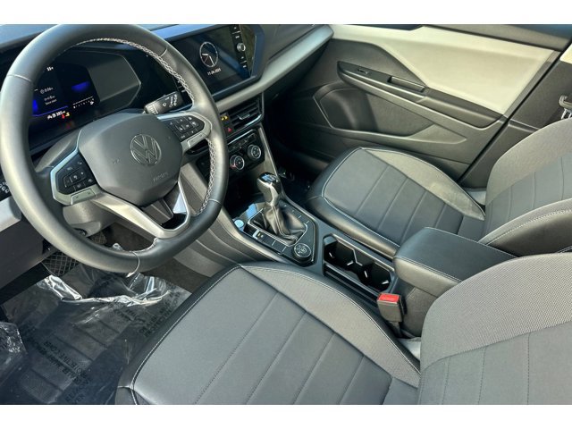 2023 Volkswagen Taos SE photo 2