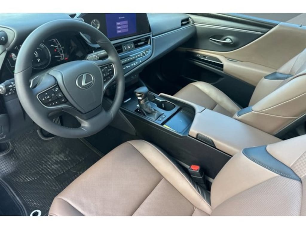 New 2025 Lexus ES HYBRID 300h 4-DOOR SEDAN