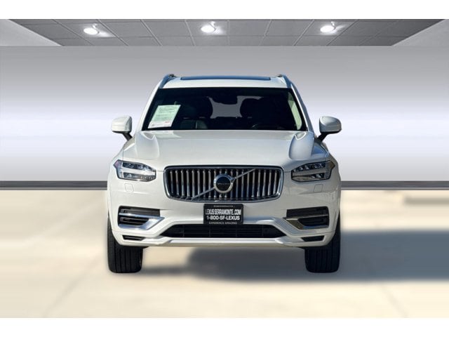 2020 Volvo XC90 Hybrid T8 Inscription 7 Passenger photo 4
