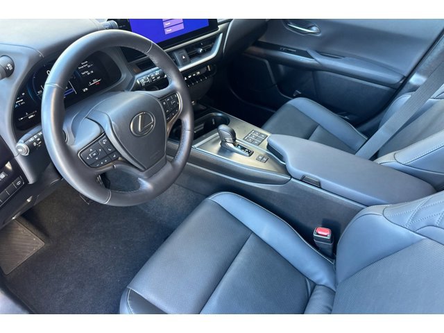 2025 Lexus UX Premium photo 4