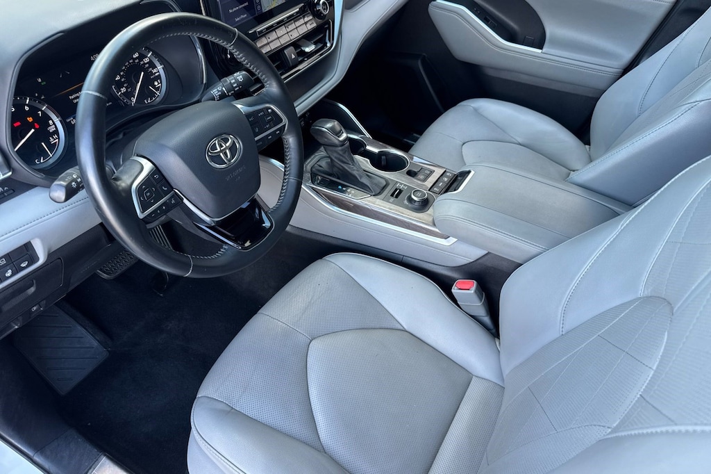 Used 2021 Toyota Highlander Platinum SUV