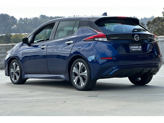 2021 Nissan Leaf SV photo 2